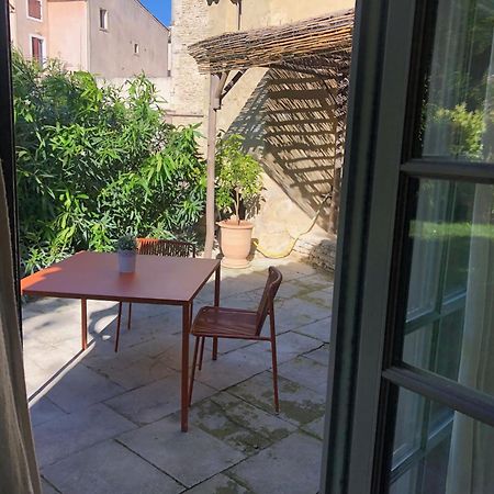 Bed and Breakfast La Chapelle Sur La Sorgue Л'Иль-сюр-ла-Сорг Экстерьер фото
