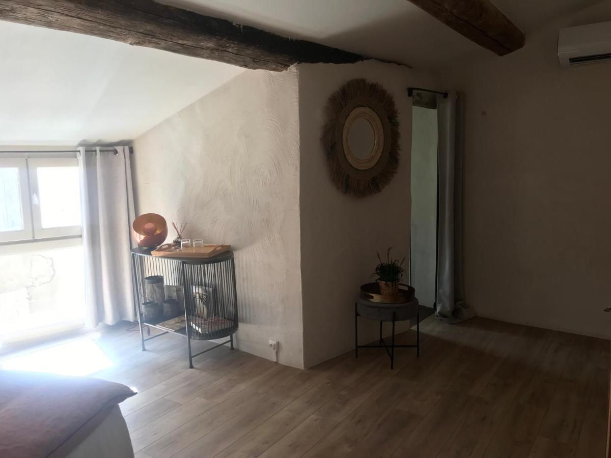 Bed and Breakfast La Chapelle Sur La Sorgue Л'Иль-сюр-ла-Сорг Экстерьер фото