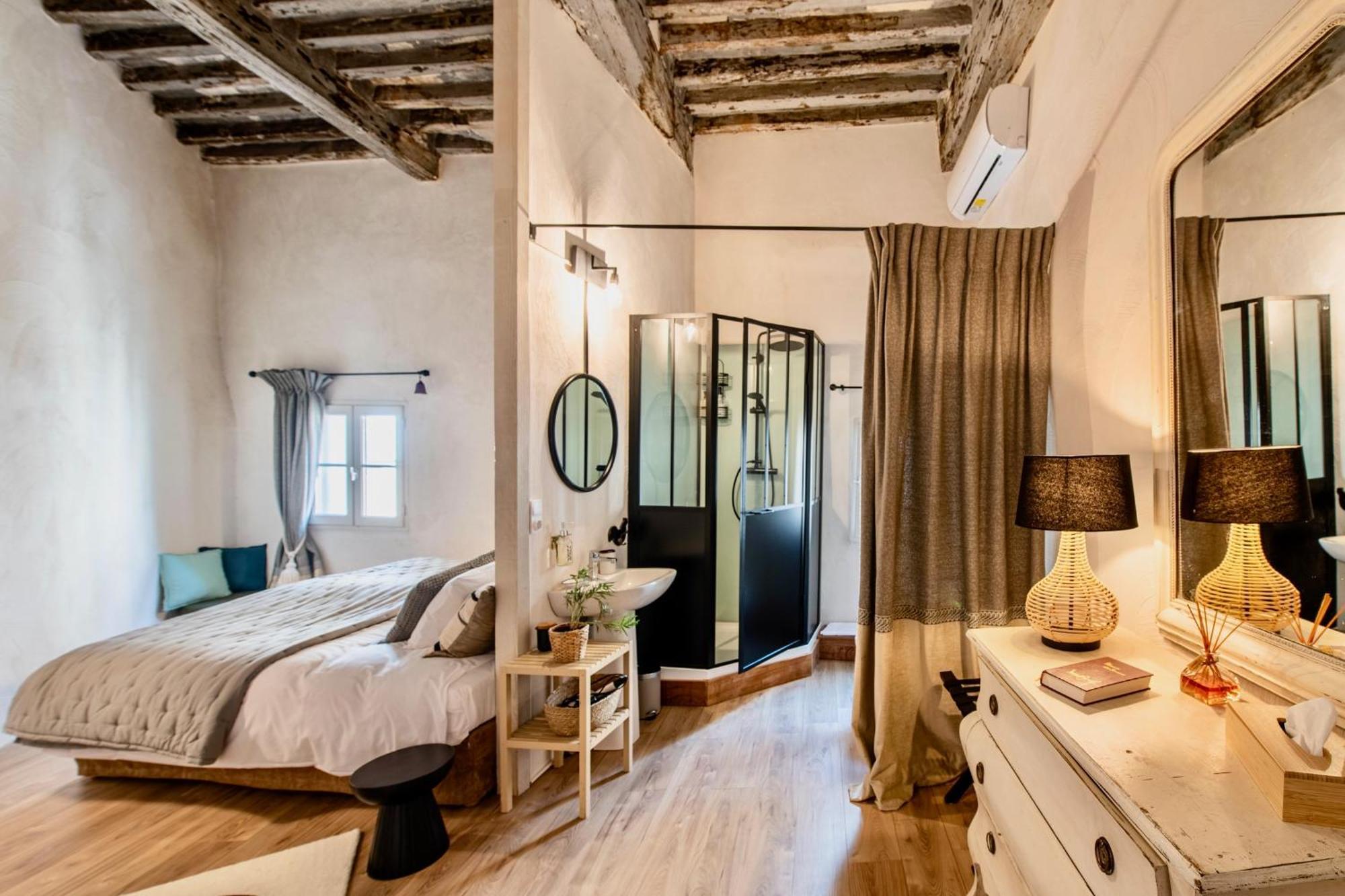 Bed and Breakfast La Chapelle Sur La Sorgue Л'Иль-сюр-ла-Сорг Экстерьер фото