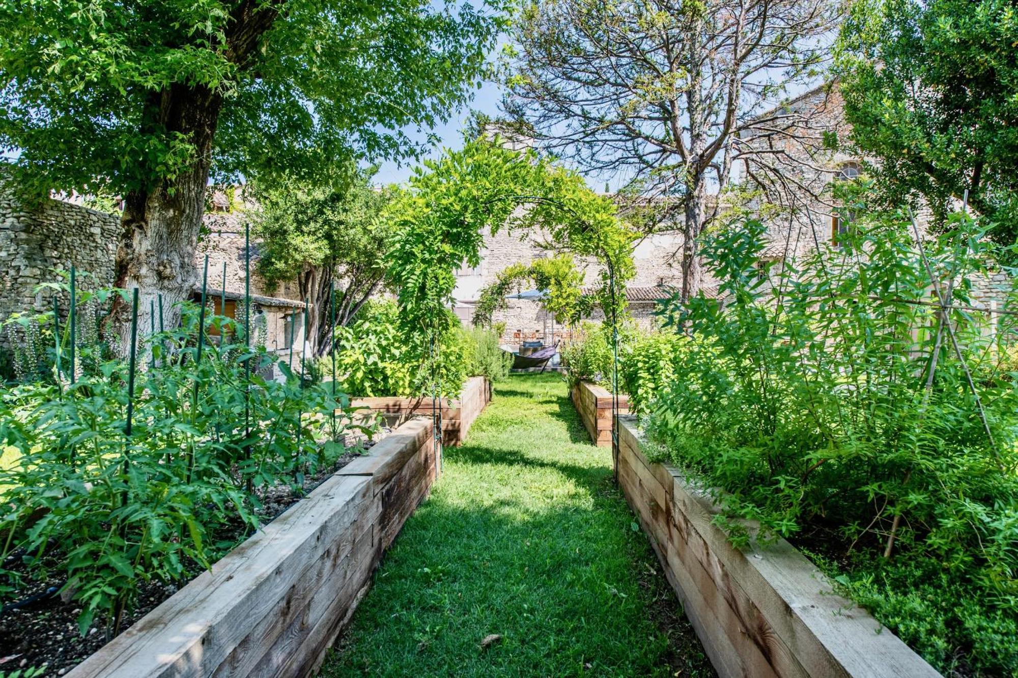 Bed and Breakfast La Chapelle Sur La Sorgue Л'Иль-сюр-ла-Сорг Экстерьер фото