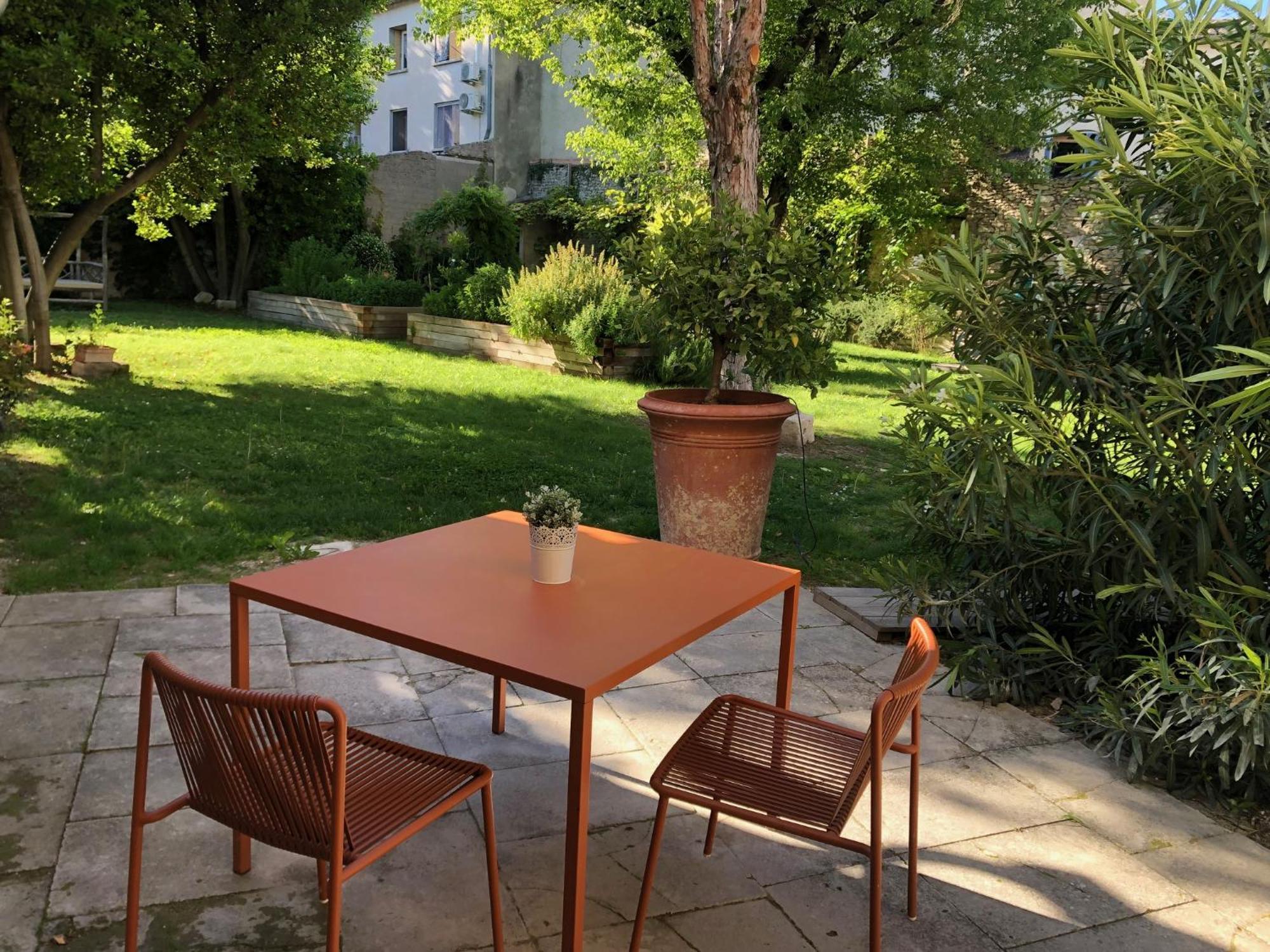 Bed and Breakfast La Chapelle Sur La Sorgue Л'Иль-сюр-ла-Сорг Экстерьер фото