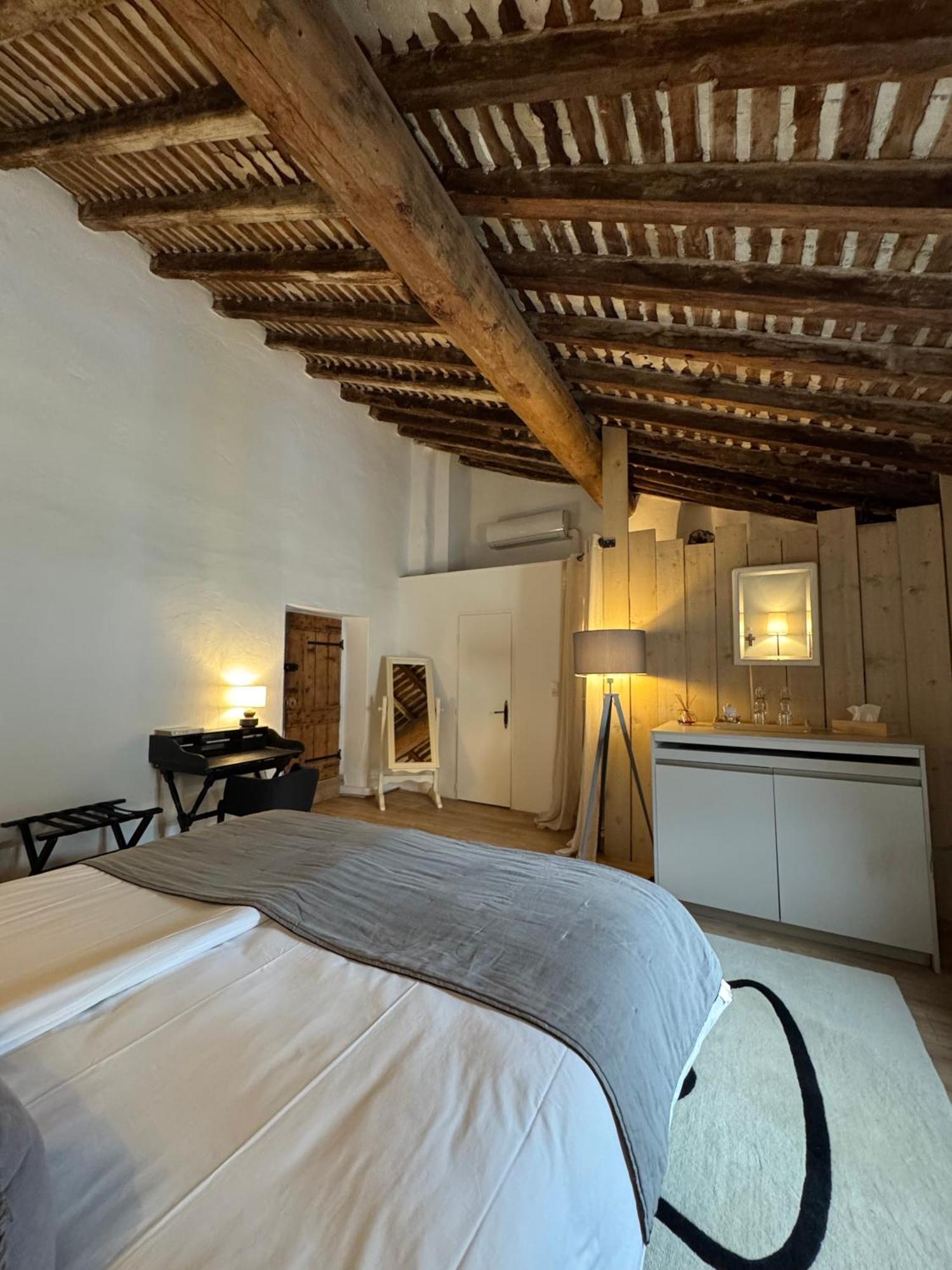 Bed and Breakfast La Chapelle Sur La Sorgue Л'Иль-сюр-ла-Сорг Экстерьер фото